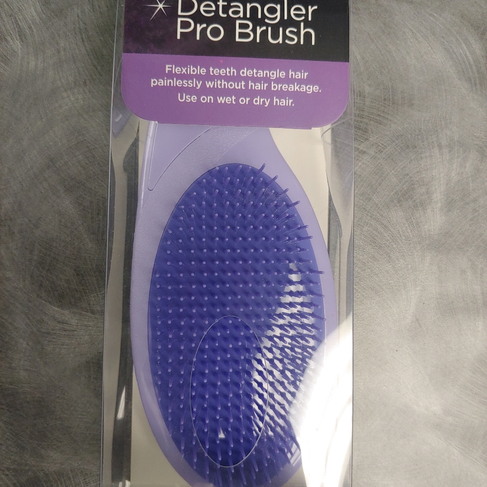 Detangler pro brush